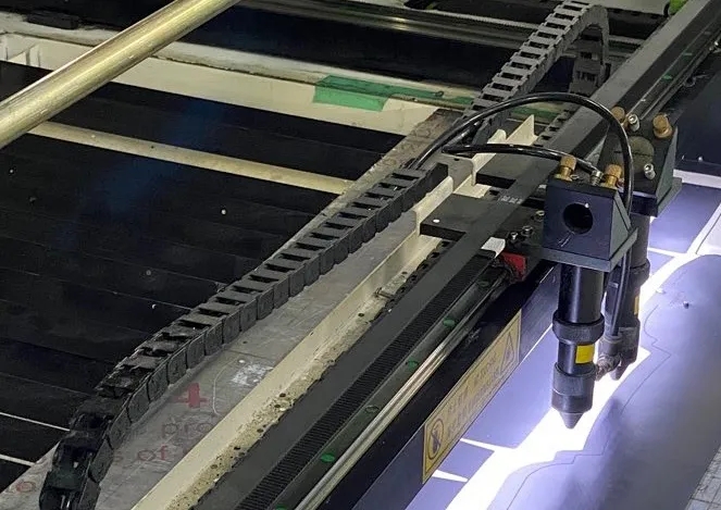 精密的(de)激光(guāng)切割中